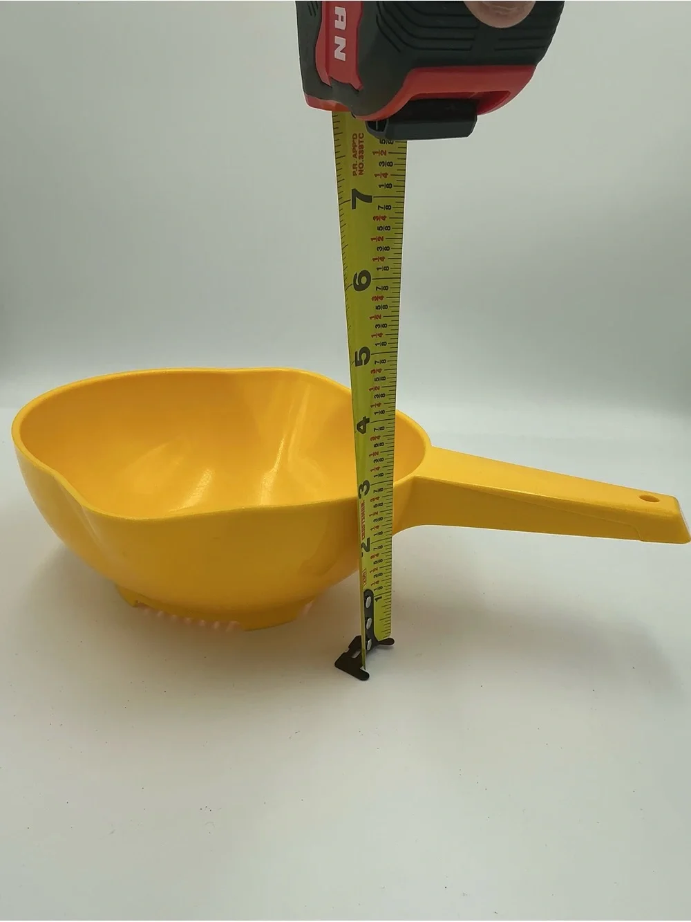Vintage Tupperware Yellow 1 quart Kitchen Colander Strainer W/Handle 1200